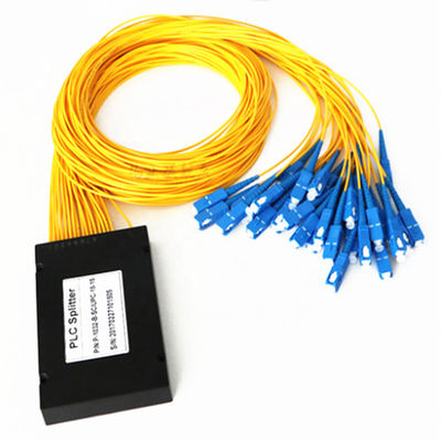 Cavo materiale di giallo della fibra del diametro G657A1 del connettore 3.0mm dello Sc dell'ABS a fibra ottica del separatore dello SpA 1×32